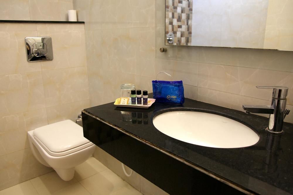 Kakarmatha Collection O 45990 Premiere Villa מראה חיצוני תמונה