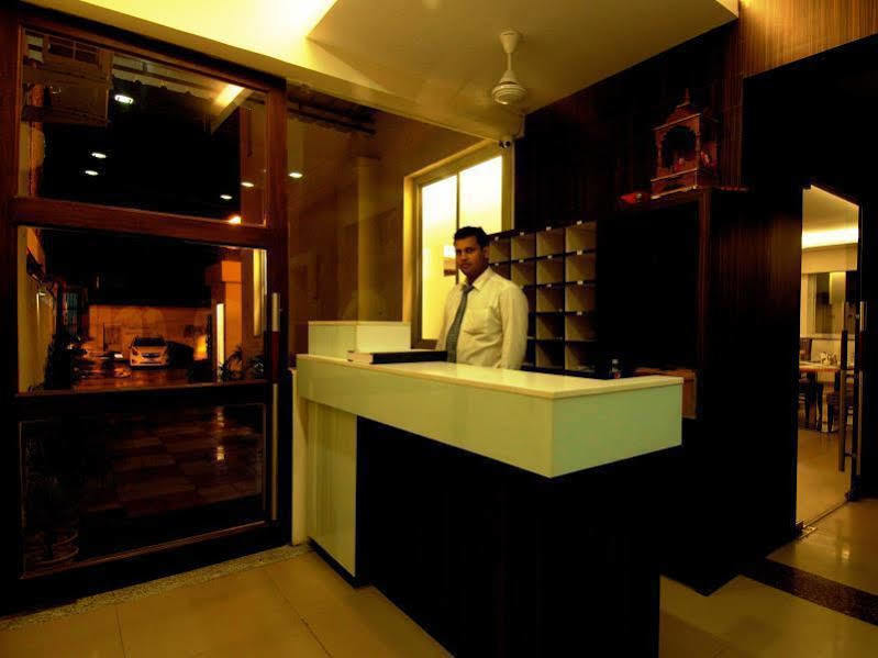Kakarmatha Collection O 45990 Premiere Villa מראה חיצוני תמונה
